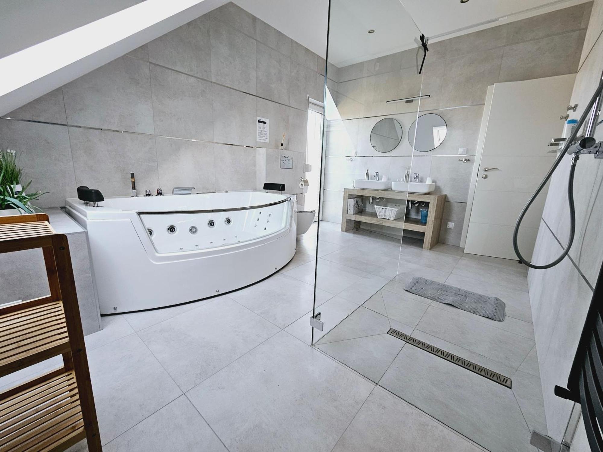 Villa Koprowo - Mit Direktem Seezugang, Sauna & Whirlpool Zastan Exterior foto