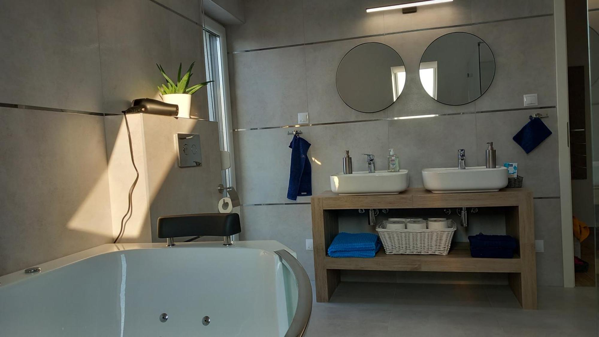 Villa Koprowo - Mit Direktem Seezugang, Sauna & Whirlpool Zastan Exterior foto